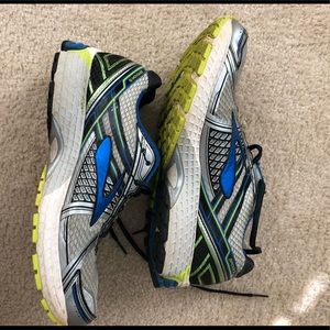 11.5 Brooks GTS 15
